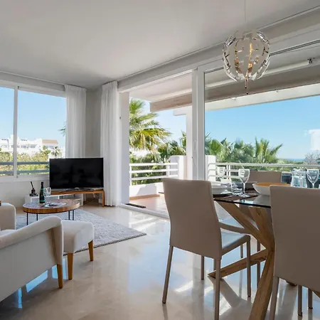 Luxury With Free Alcazaba Lagoon Access Apartment Estepona