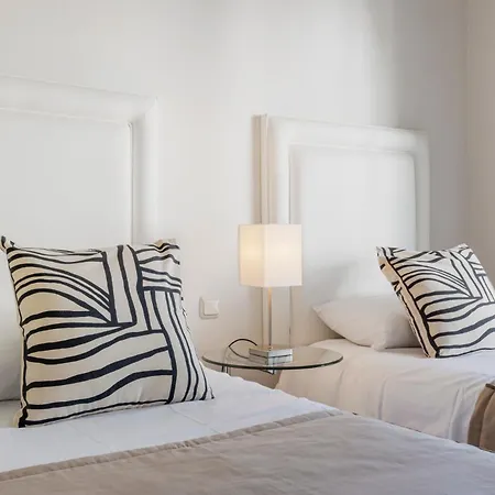 Luxury With Free Alcazaba Lagoon Access شقة *