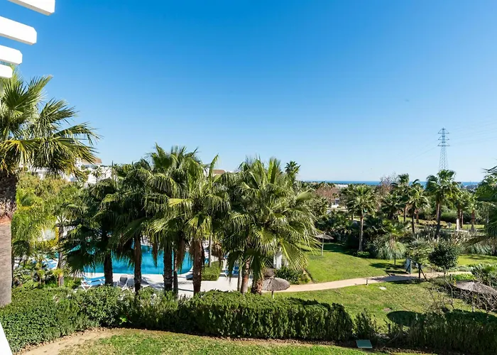 Апартаменты Luxury With Free Alcazaba Lagoon Access Эстепона