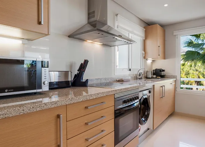 Luxury With Free Alcazaba Lagoon Access Estepona