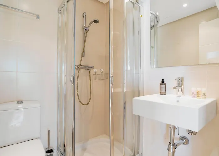 Luxury With Free Alcazaba Lagoon Access Appartement Estepona