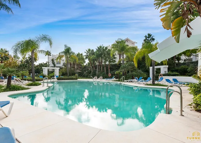 Luxury With Free Alcazaba Lagoon Access * 埃斯特波纳